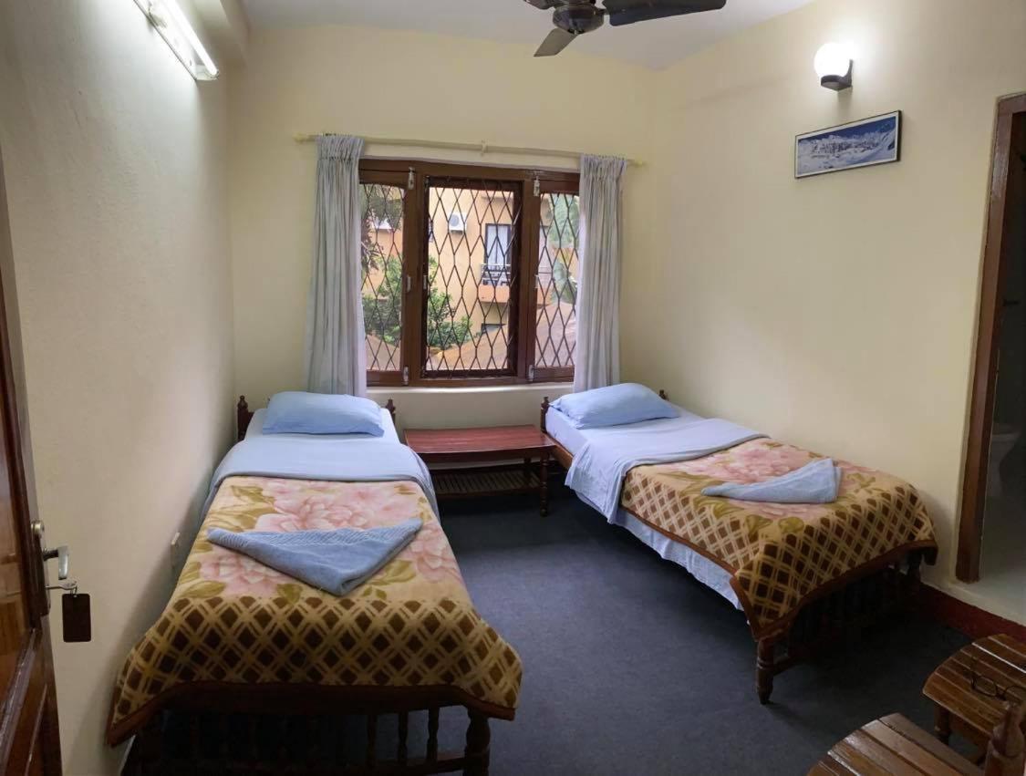 Hotel Blue Magnet Pokhara Bagian luar foto