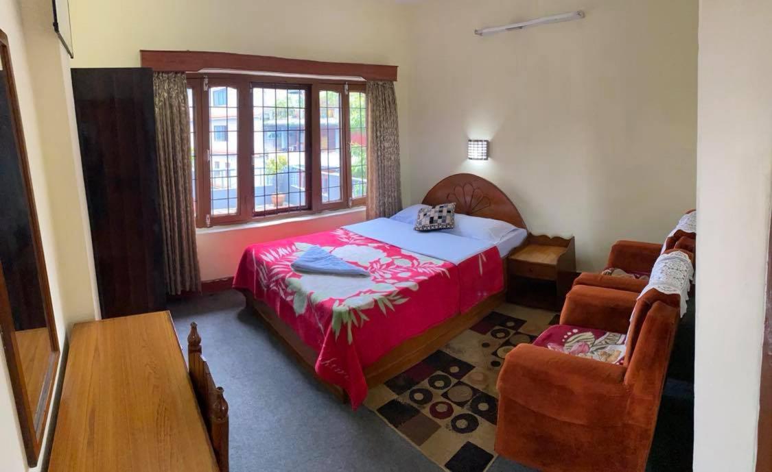 Hotel Blue Magnet Pokhara Bagian luar foto