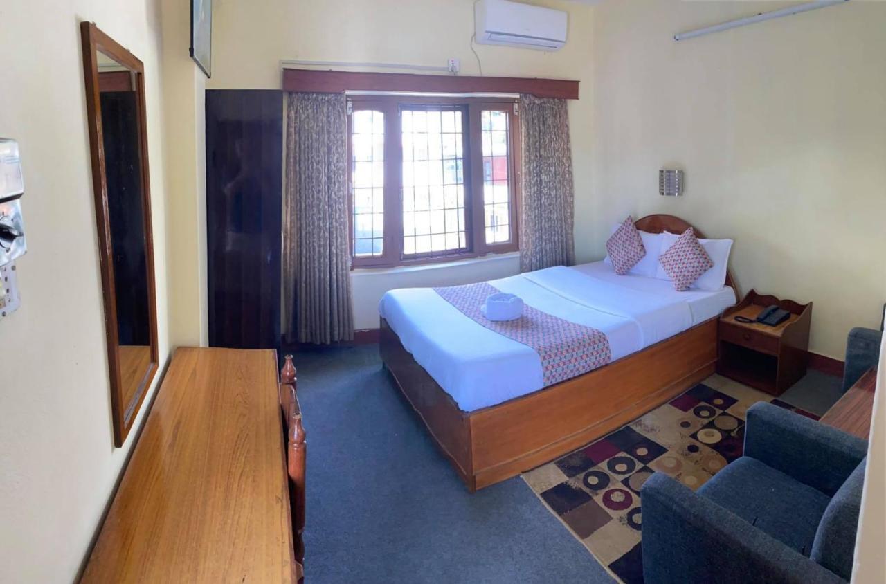Hotel Blue Magnet Pokhara Bagian luar foto