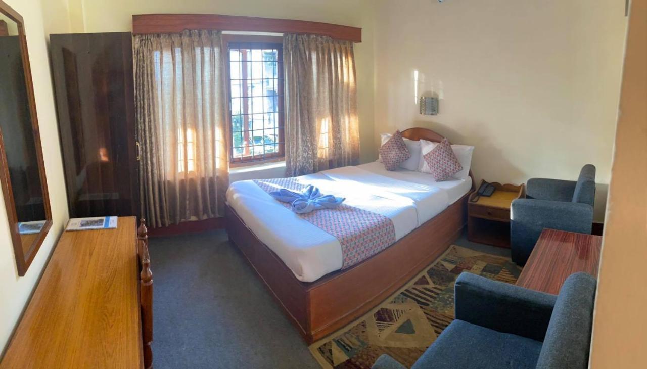 Hotel Blue Magnet Pokhara Bagian luar foto