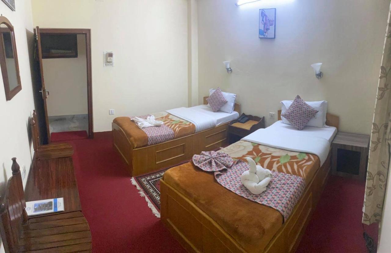 Hotel Blue Magnet Pokhara Bagian luar foto