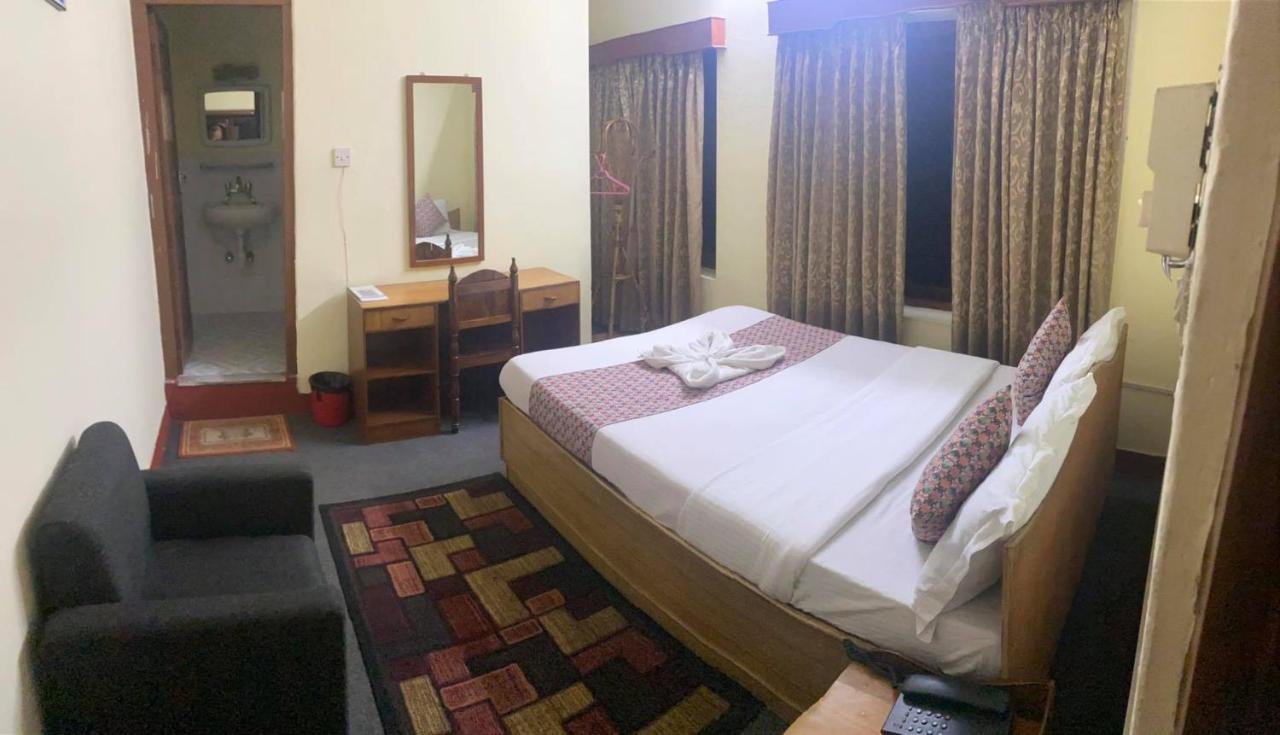 Hotel Blue Magnet Pokhara Bagian luar foto