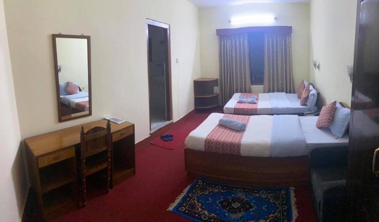 Hotel Blue Magnet Pokhara Bagian luar foto