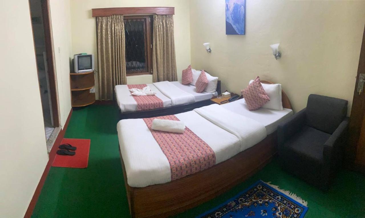 Hotel Blue Magnet Pokhara Bagian luar foto