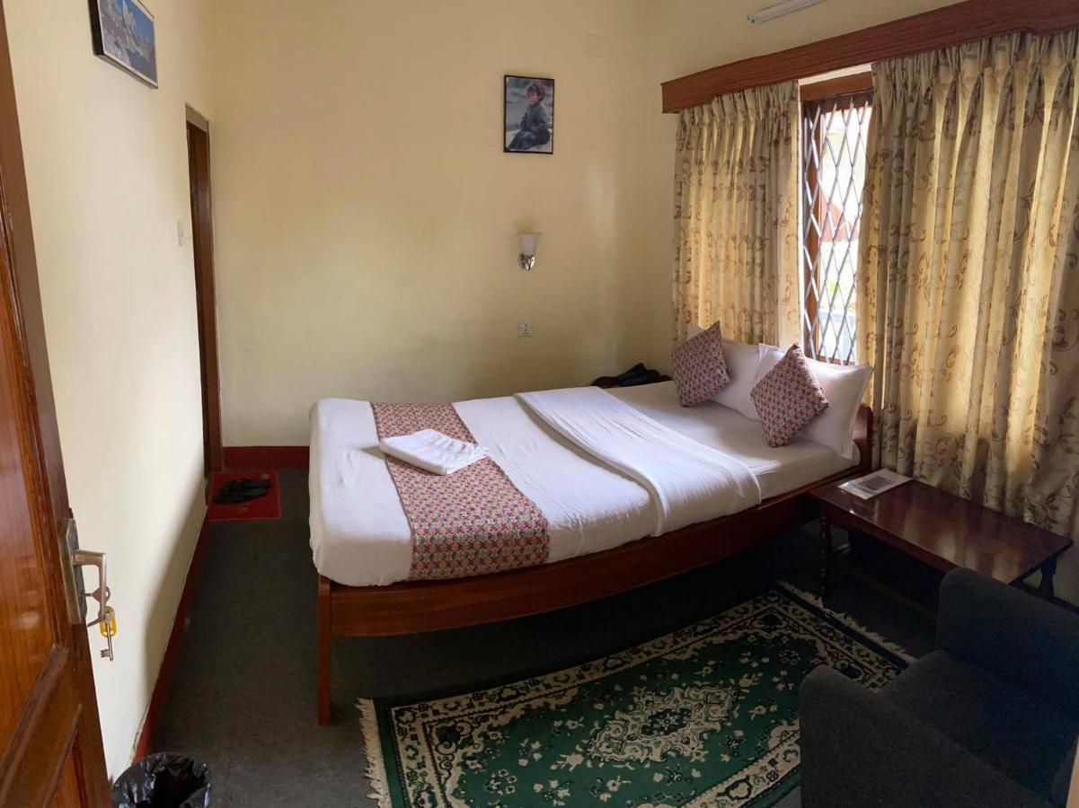 Hotel Blue Magnet Pokhara Bagian luar foto