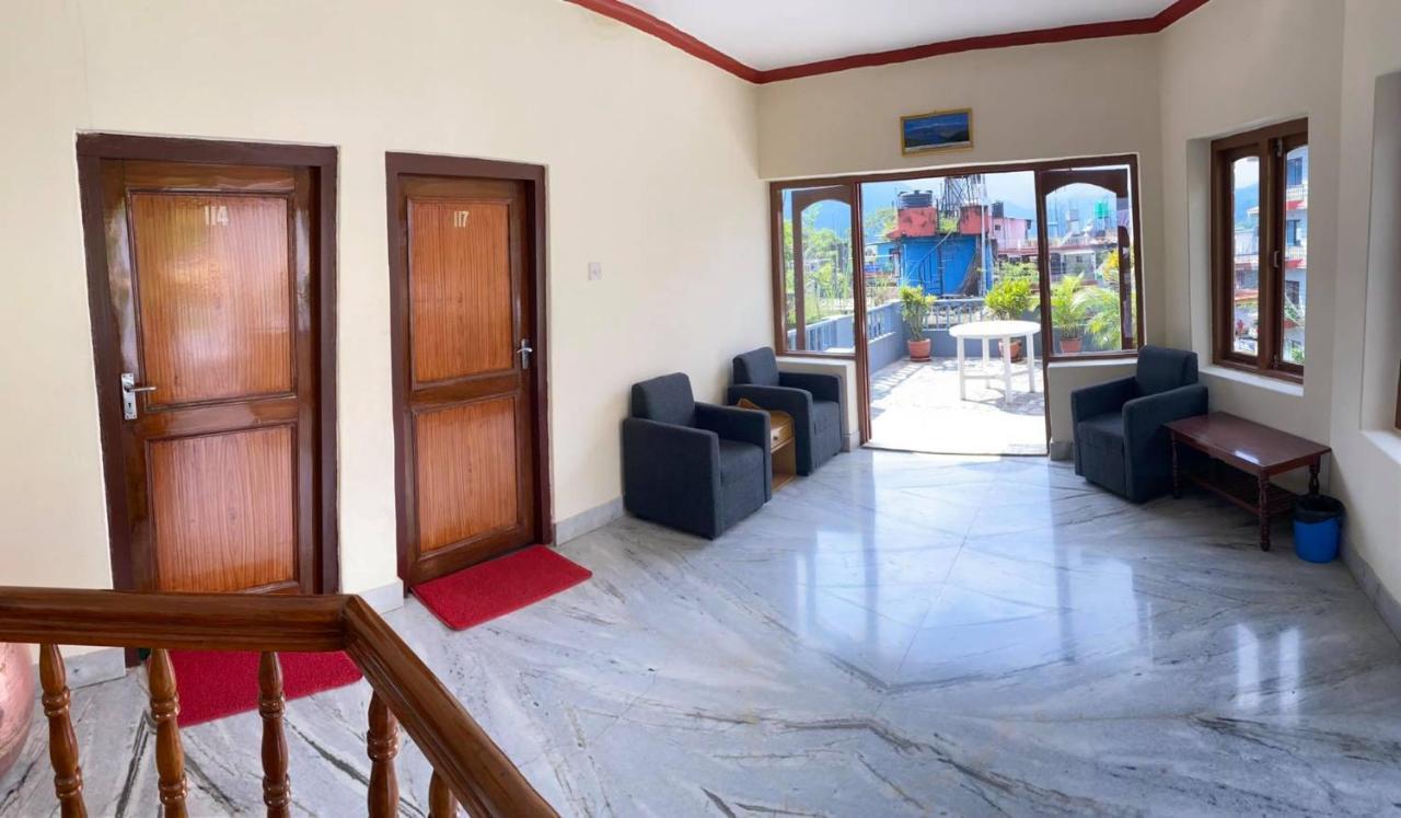 Hotel Blue Magnet Pokhara Bagian luar foto