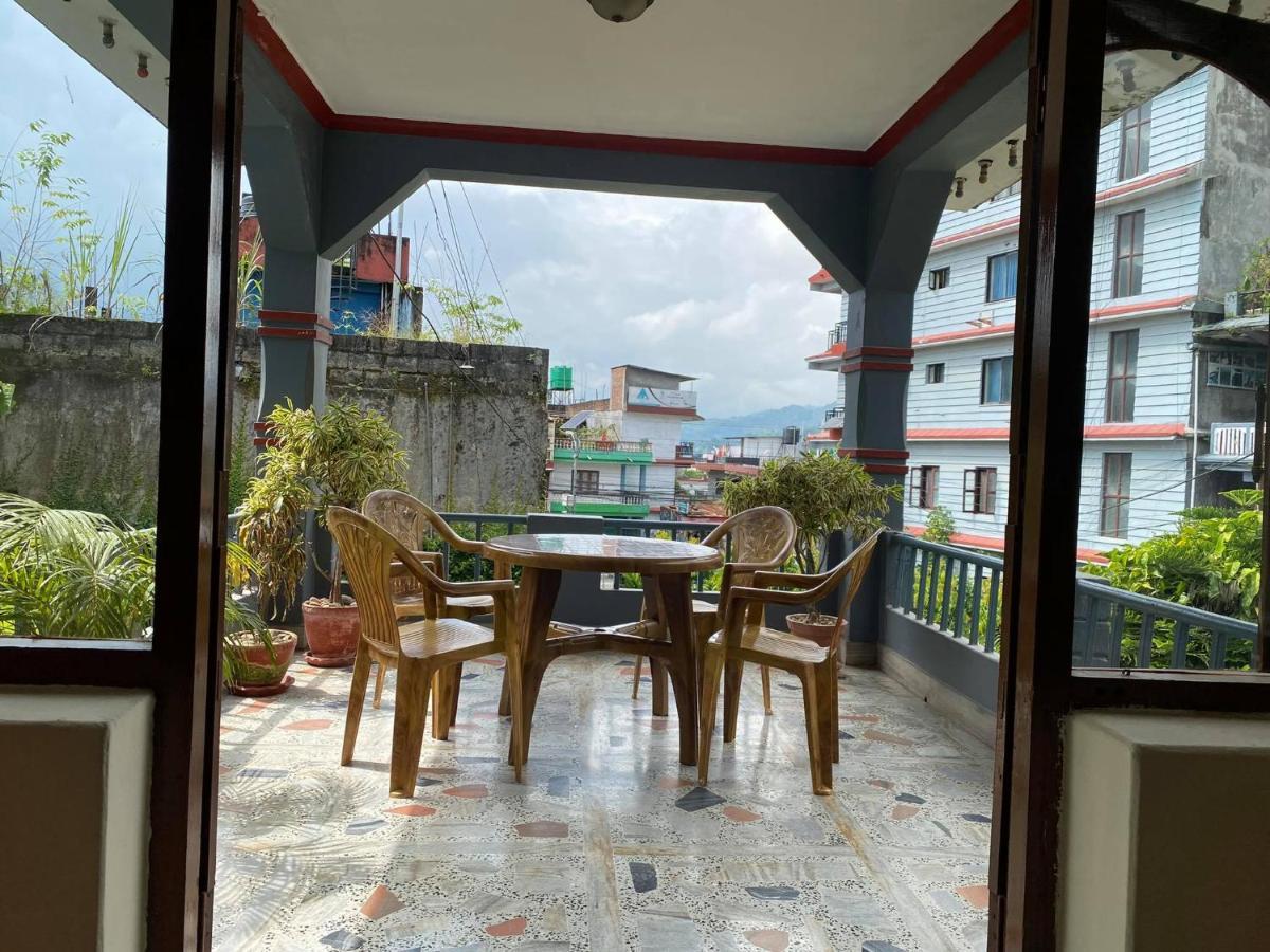 Hotel Blue Magnet Pokhara Bagian luar foto