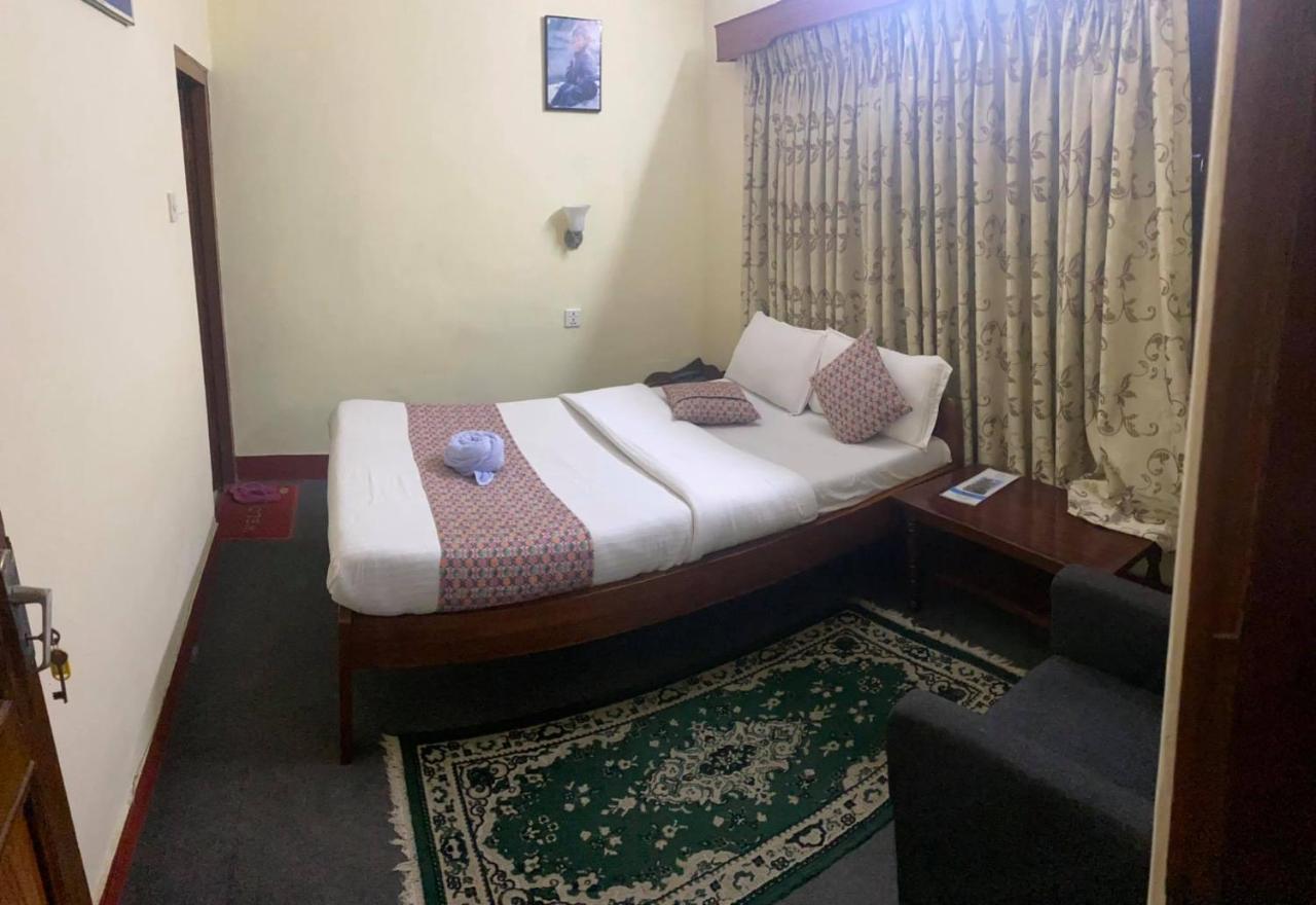 Hotel Blue Magnet Pokhara Bagian luar foto